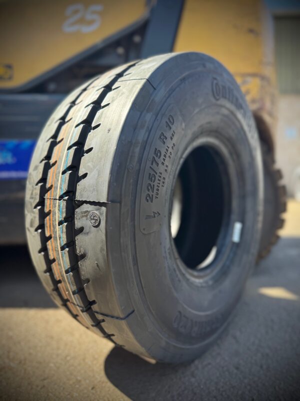 225/75-R10 Continental RV20