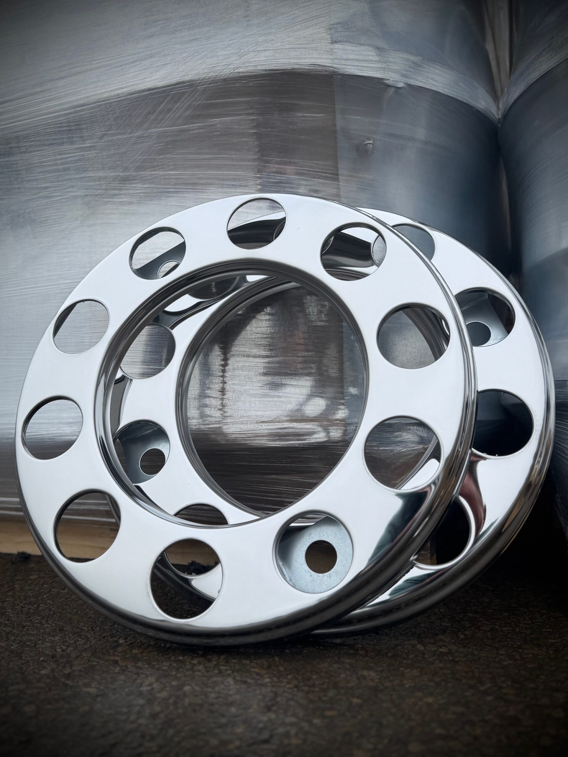 10 Stud Open Centre Nut Ring / Wheel Trim for steel and alloy wheels (pair of)